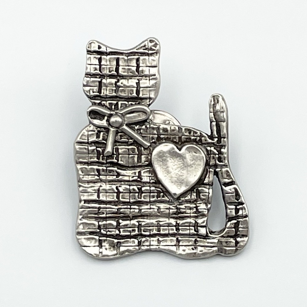 Vintage 1980s Marcie Cat Brooch Silver Tone Heart Kitty Pin‎ USA 1.5"